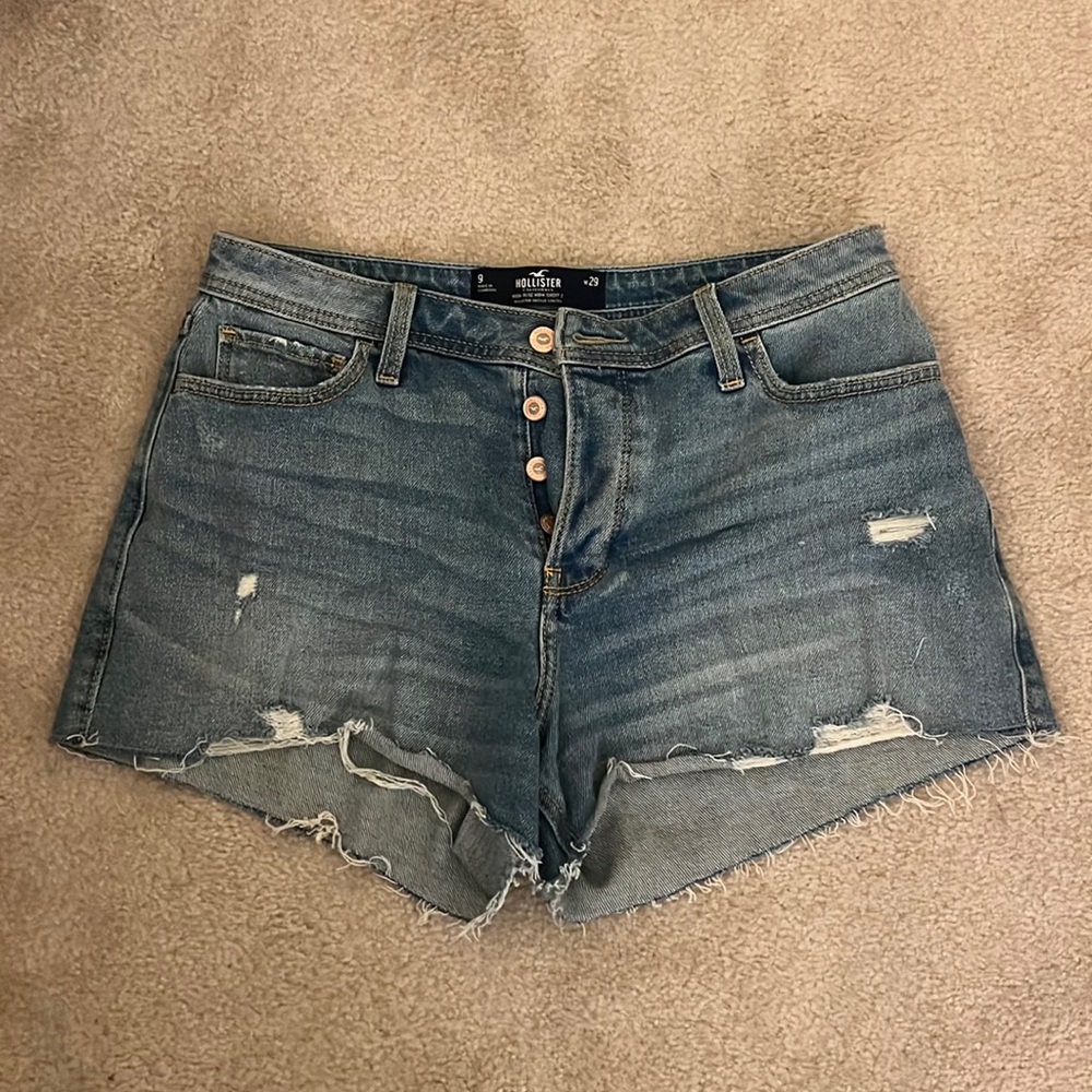 Hollister High Rise Mom Short 3”